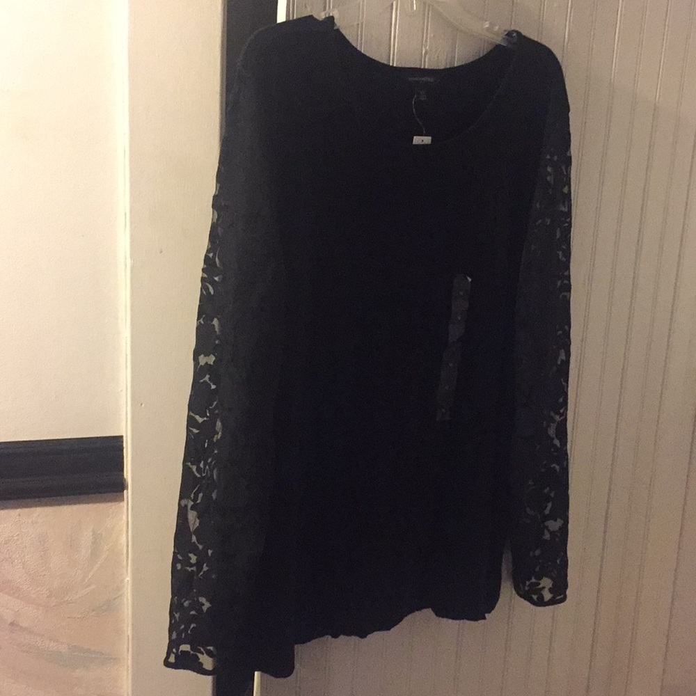 Long lace sleeve shirt